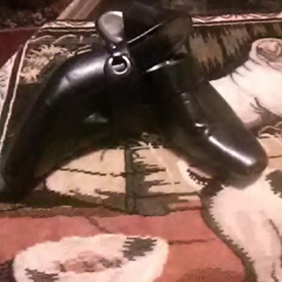 Shoes - Picture 5 of 5